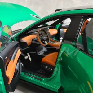 1/18 Diecast Model Car YU7 Metallic Green 12 S73edc28a19f641e1bce2fc6b0f5669bfM