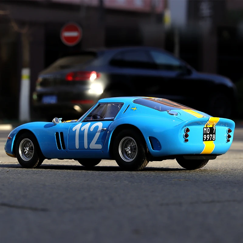 Bburago 1:24 Ferrari 250 GTO Diecast Model 5 Bburago 1:24 Ferrari 250 GTO Diecast Model - Image 5