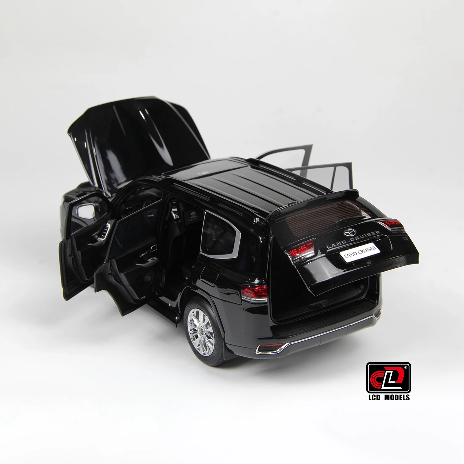 Diecast Model LC300 ZX 1:18 Scale SUV 3 Diecast Model LC300 ZX 1:18 Scale SUV - Image 3