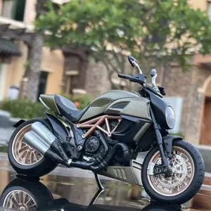 Ducati Streetfighter 1:12 Scale Diecast Model 15 S789772a98cdb482c96a4e13e736ca96aS