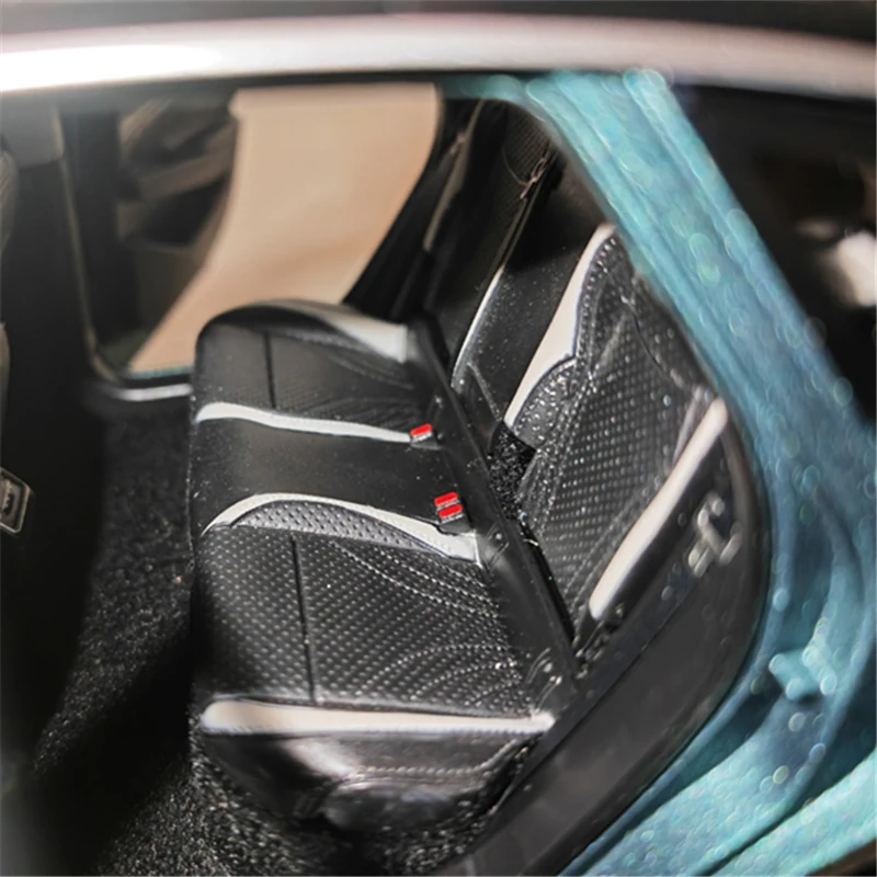 1:18 ID.7 VIZZION Diecast Model Car 4 1:18 ID.7 VIZZION Diecast Model Car - Image 4