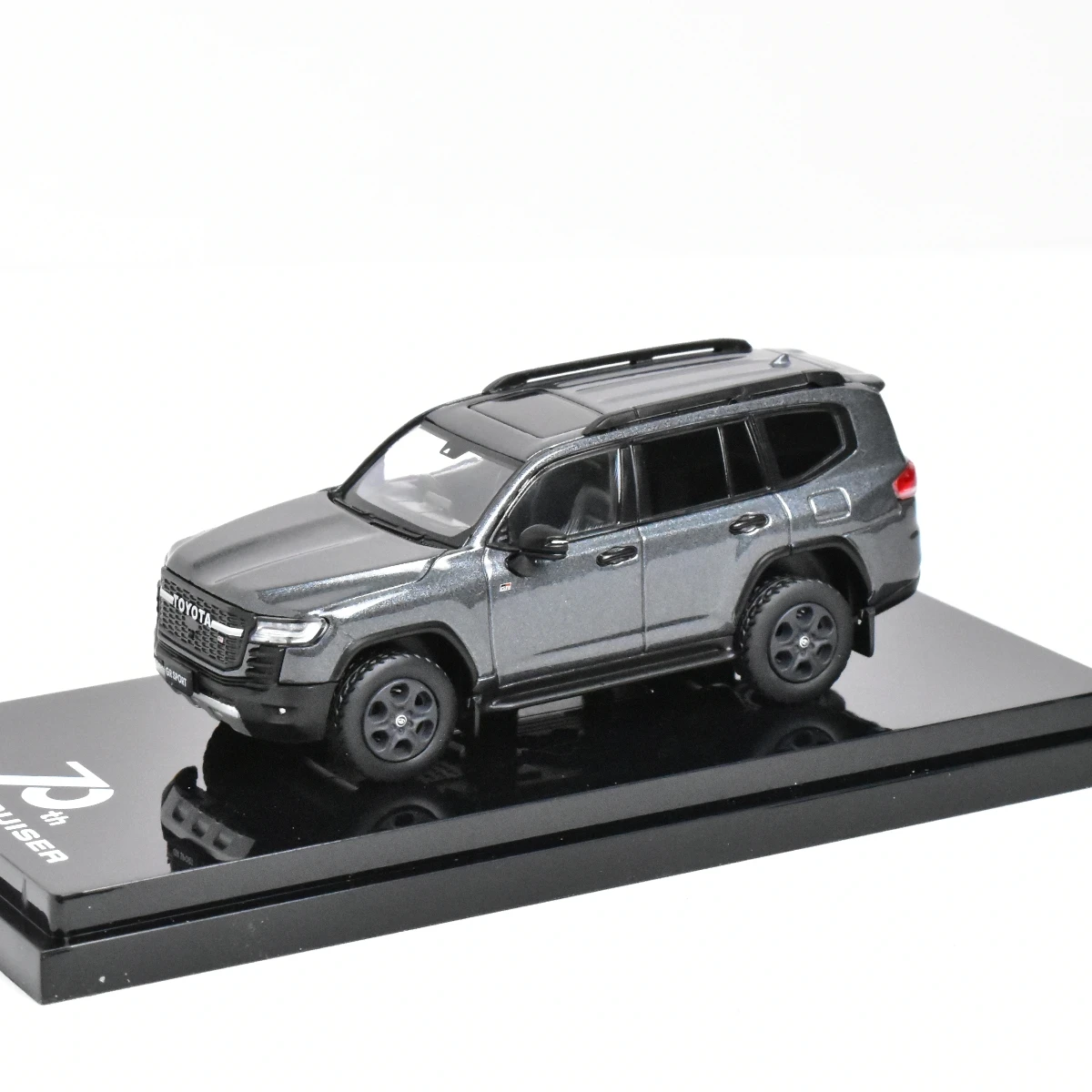 HOBBY JAPAN 1:64 Toyota Land Cruiser Diecast Car 4 HOBBY JAPAN 1:64 Toyota Land Cruiser Diecast Car - Image 4