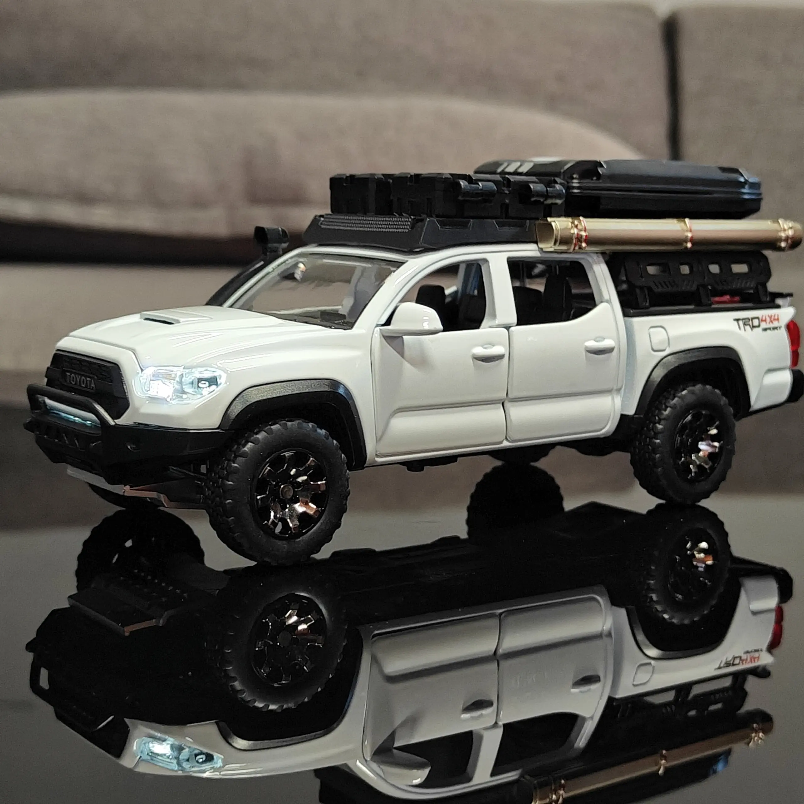 1:32 Scale Toyota Tacoma TRO Off Road Model 18 1:32 Scale Toyota Tacoma TRO Off Road Model - Image 18