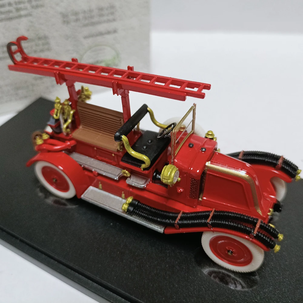 Renault Fire Ladder Rescue Vehicle Model 1:43 2 Renault Fire Ladder Rescue Vehicle Model 1:43 - Image 2