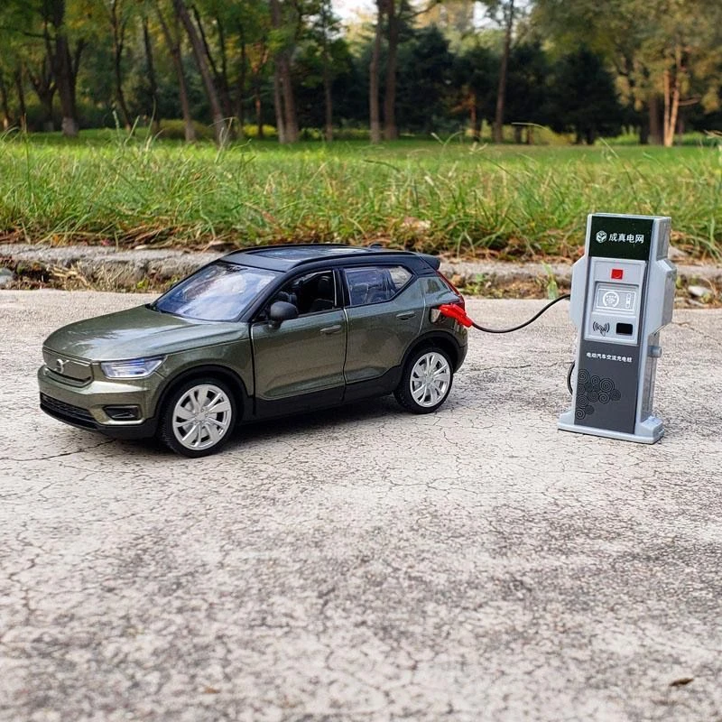 Volvo XC40 1:32 Scale Diecast Model 6 Volvo XC40 1:32 Scale Diecast Model - Image 6