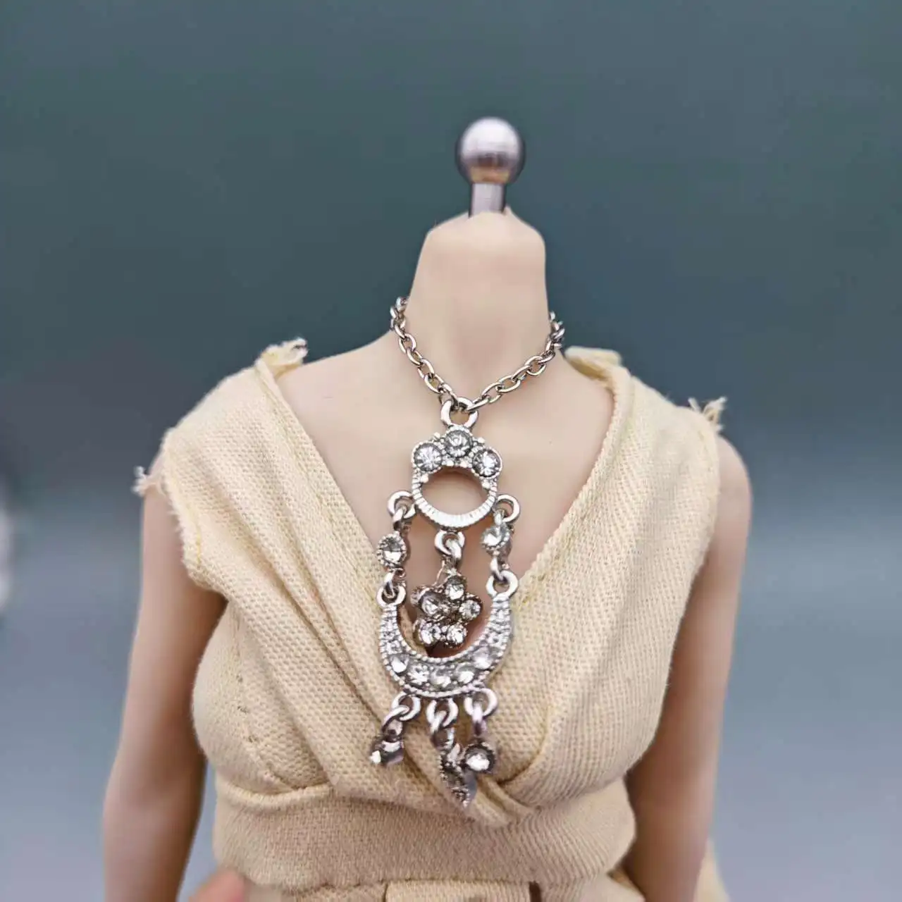 1/6 Scale Soldier Cross Necklace for Action Figures 6 1/6 Scale Soldier Cross Necklace for Action Figures - Image 6