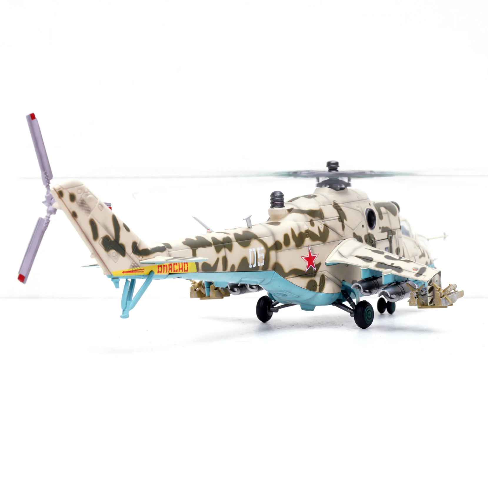 Soviet MI-24V Armed Helicopter Model 1/72 Scale 4 Soviet MI-24V Armed Helicopter Model 1/72 Scale - Image 4