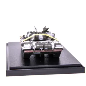 1:72 Scale T-72A Tank Model in Snow Camo 10 S7e0e09674ca34f62b595d53669b4ea6fZ