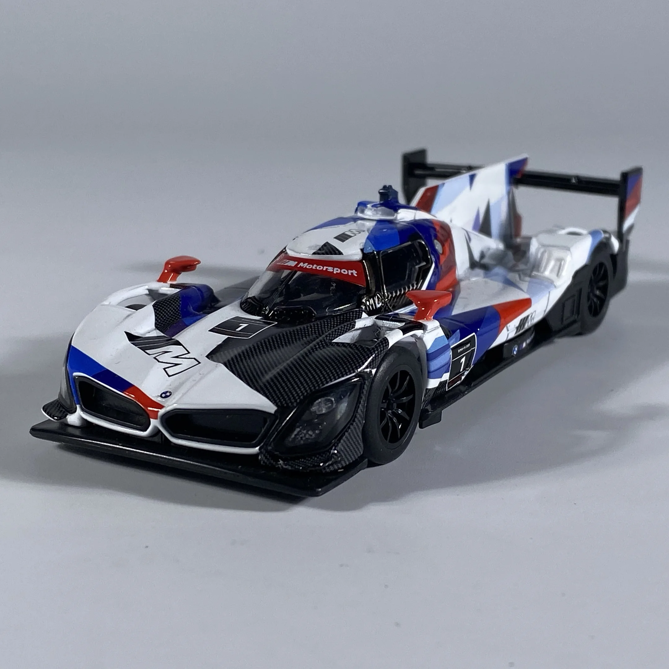 BMW M Hybrid V8 1:43 Diecast Model Car 6 BMW M Hybrid V8 1:43 Diecast Model Car - Image 6