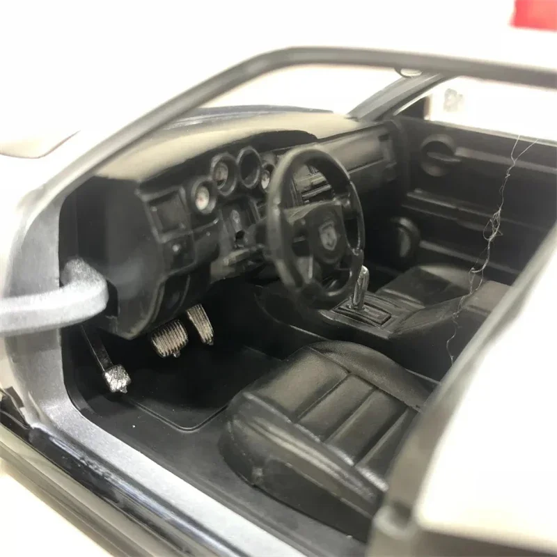 2006 Dodge Charger Police Car Diecast Model 1:24 4 2006 Dodge Charger Police Car Diecast Model 1:24 - Image 4