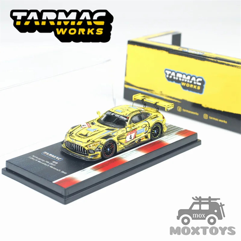 Tarmac Works 1:64 Toyota Hilux Diecast Model 2 Tarmac Works 1:64 Toyota Hilux Diecast Model - Image 2