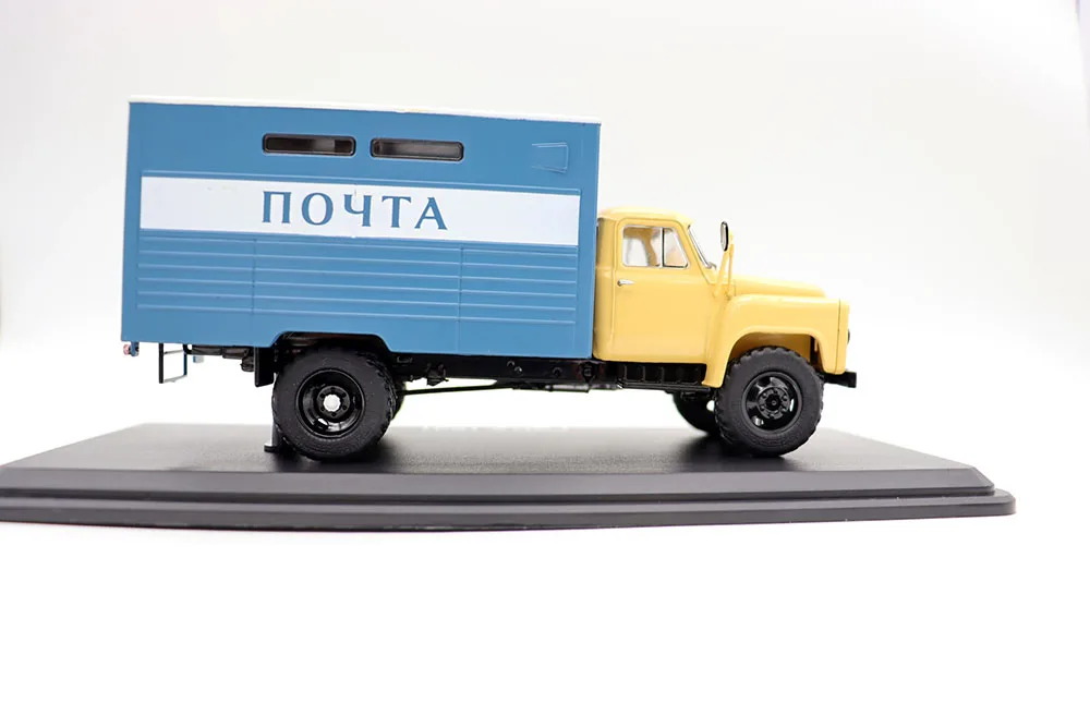 1/43 Scale GAZ 53A Vintage Truck Model 4 1/43 Scale GAZ 53A Vintage Truck Model - Image 4