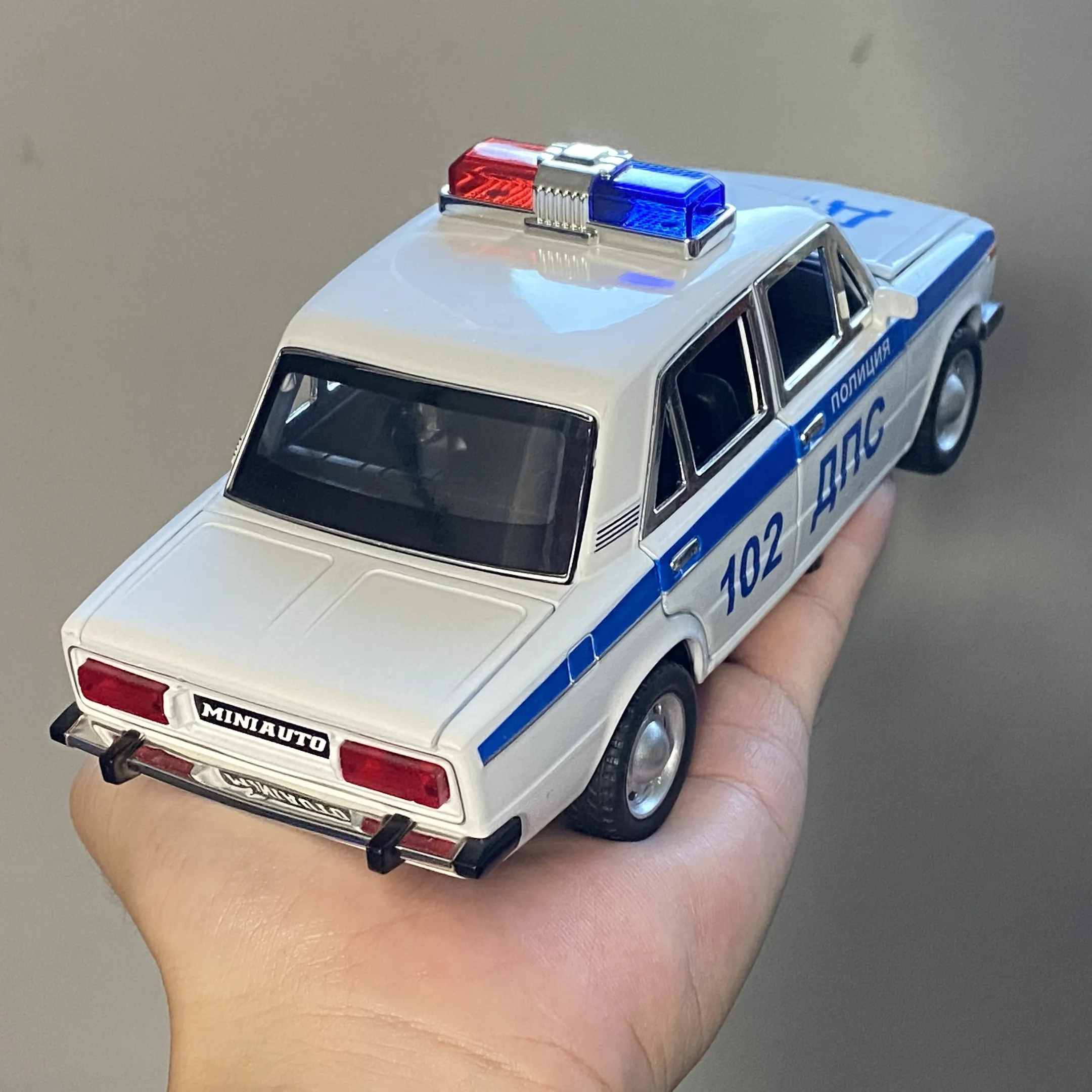 LADA 2106 Police Car 1:24 Scale Model 2 LADA 2106 Police Car 1:24 Scale Model - Image 2