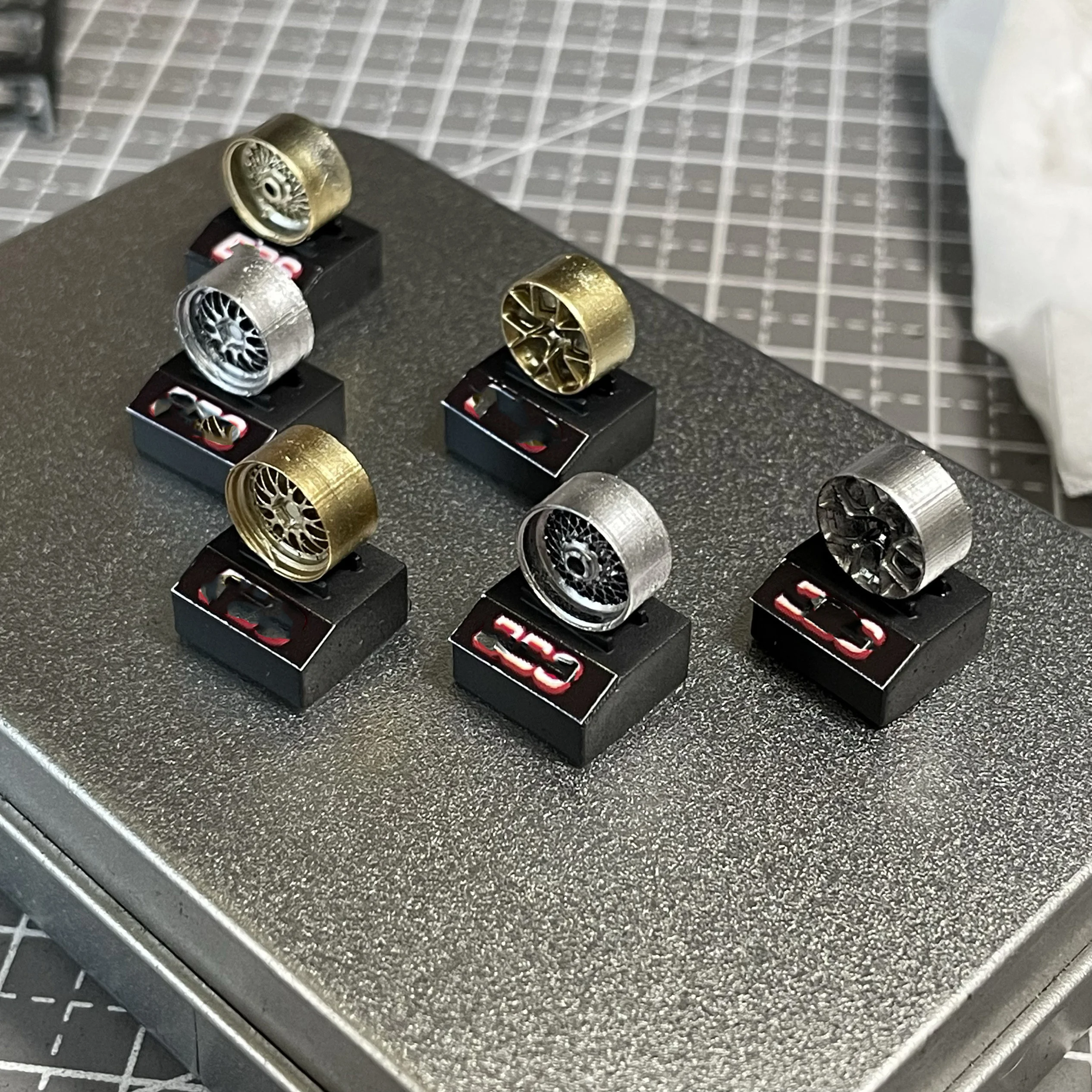 Diorama 1:64 Wheel Hub Display Stand 3 Diorama 1:64 Wheel Hub Display Stand - Image 3