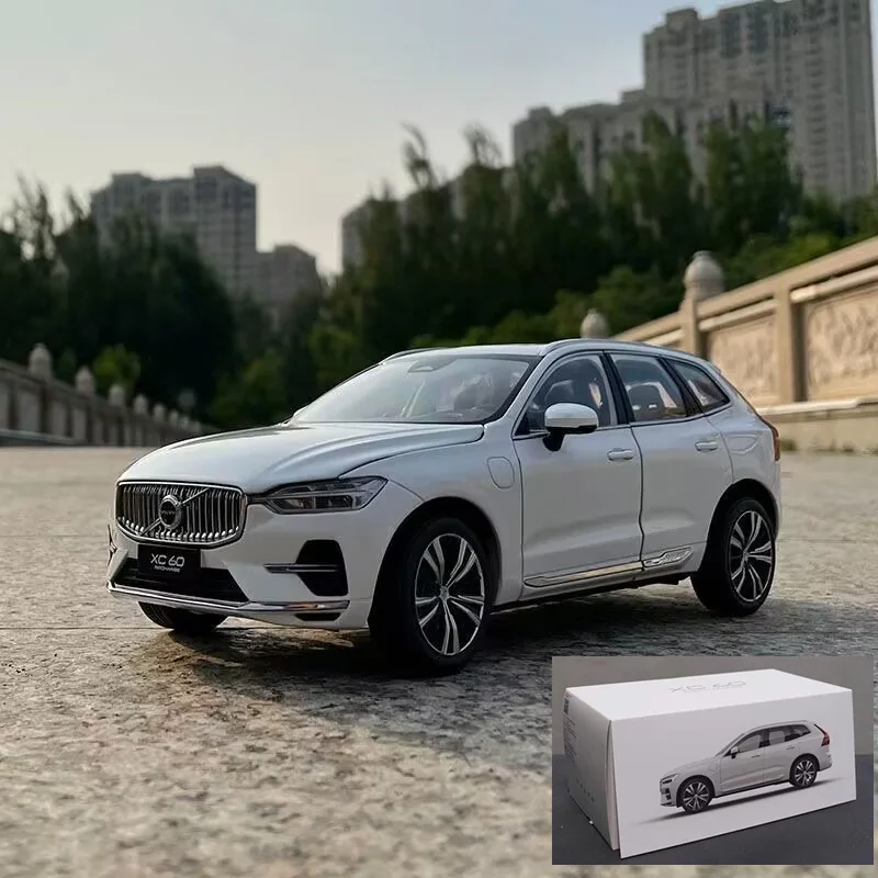2023 Volvo XC60 1:18 Scale Diecast Model 9 2023 Volvo XC60 1:18 Scale Diecast Model - Image 9