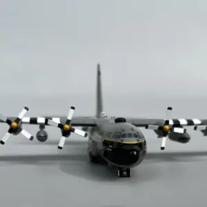 US C-130H Transport Aircraft 1:200 Scale Model 9 S87427ebd19814bb48f1b0d0ea774b95fy