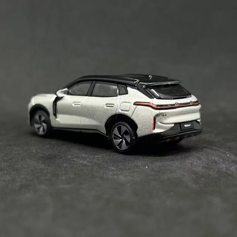 Bburago 1:64 LYNK&CO 08 EM-P SUV Diecast Model 5 Bburago 1:64 LYNK&CO 08 EM-P SUV Diecast Model - Image 5