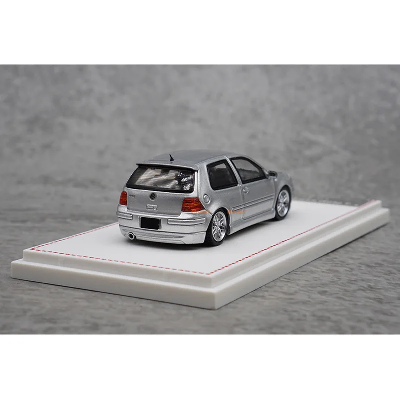 1:64 Golf MK4 Diecast Model in Silver 4 1:64 Golf MK4 Diecast Model in Silver - Image 4