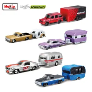 Maisto 1:64 Scale Classic Car Transport Set