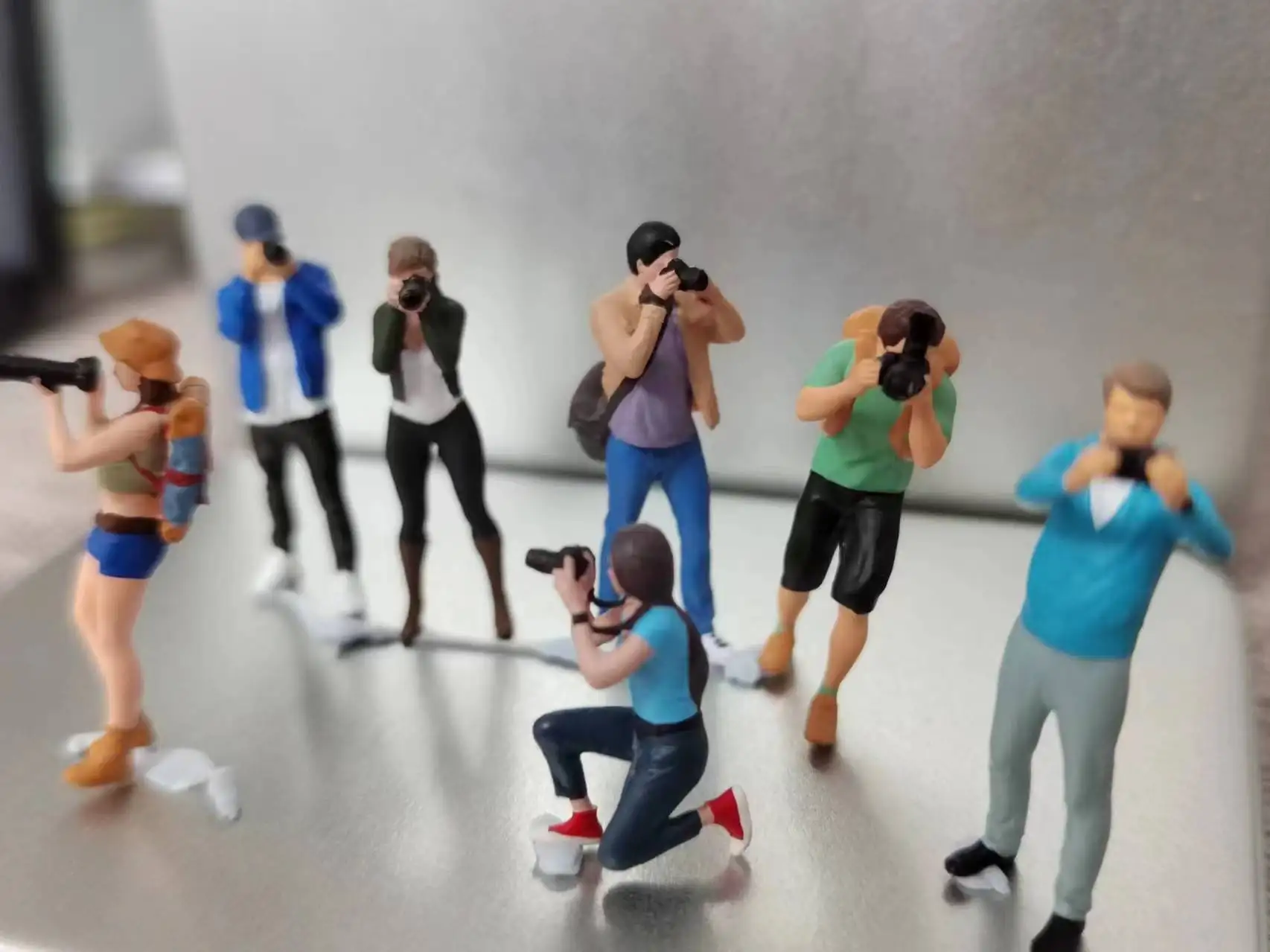 Resin Miniature Figures Set for Diorama 1:64 4 Resin Miniature Figures Set for Diorama 1:64 - Image 4