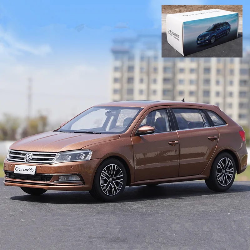 VW Gran Lavida 1:18 Diecast Model Silver 9 VW Gran Lavida 1:18 Diecast Model Silver - Image 9