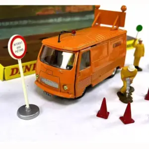 Dinky Toys 1:43 Road Maintenance Vehicle 11 S8c07036f95ee4972aaebeb273e22bcaes