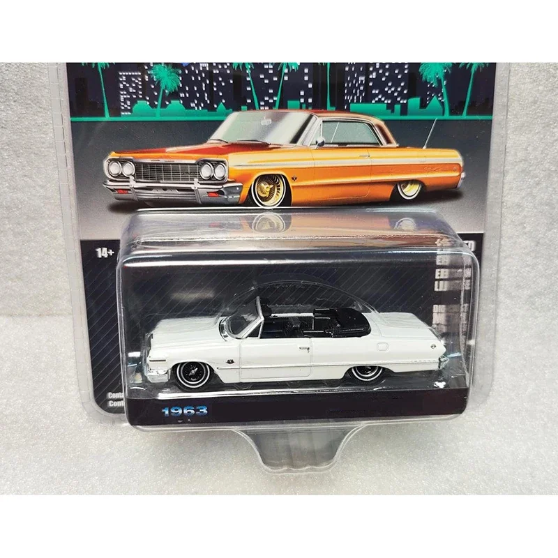 1963 Impala SS Convertible 1:64 Scale Model 2 1963 Impala SS Convertible 1:64 Scale Model - Image 2