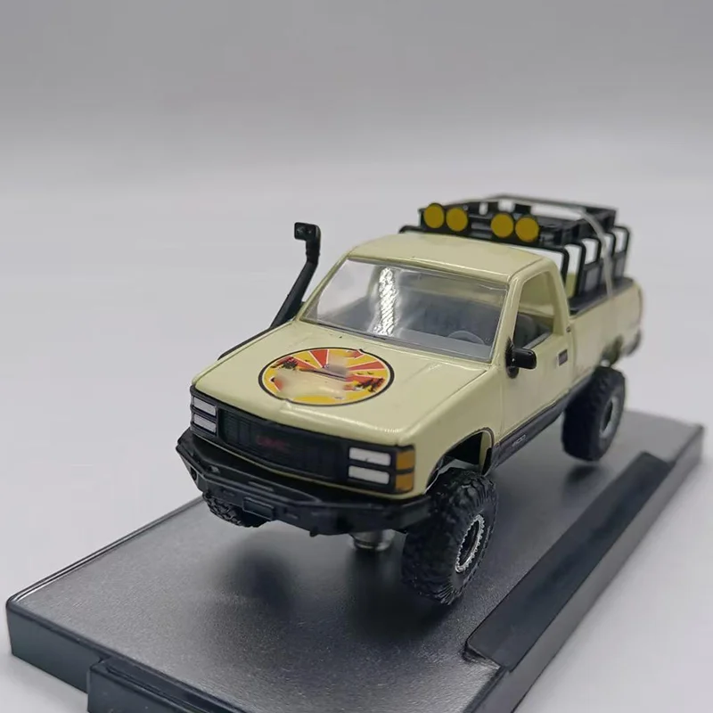 1:64 Scale Diecast Ford and GMC Truck Set 6 1:64 Scale Diecast Ford and GMC Truck Set - Image 6