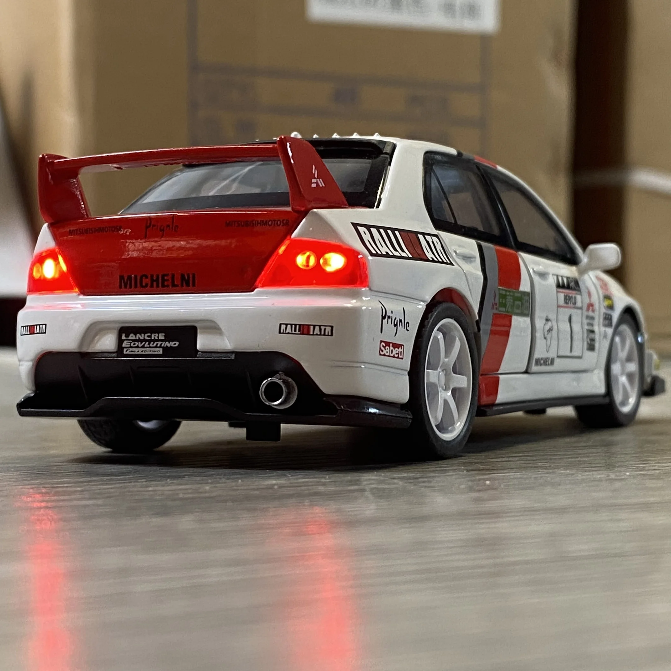Mitsubishi Lancer Evolution 1:32 Diecast Model 3 Mitsubishi Lancer Evolution 1:32 Diecast Model - Image 3