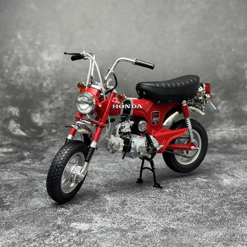 Diecast Model 1969 Honda DAX ST50 1:10 Scale 2 Diecast Model 1969 Honda DAX ST50 1:10 Scale - Image 2