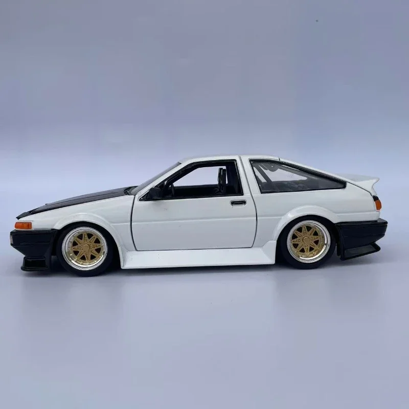 1986 Toyota Trueno 1:24 Scale Model 2 1986 Toyota Trueno 1:24 Scale Model - Image 2