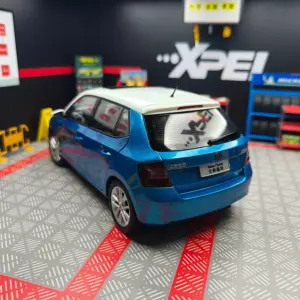 Skoda New Fabia 1:18 Diecast Model Car 12 S98358cec8667466583d20171d7035b8c7