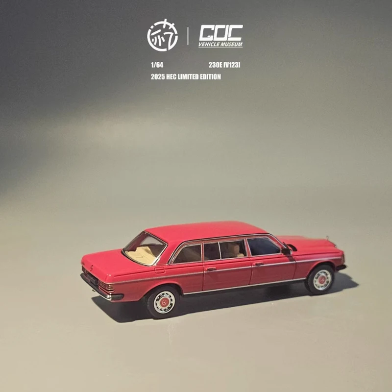 GOC&JiYi 1:64 HEC Limousine Model in Red 2 GOC&JiYi 1:64 HEC Limousine Model in Red - Image 2