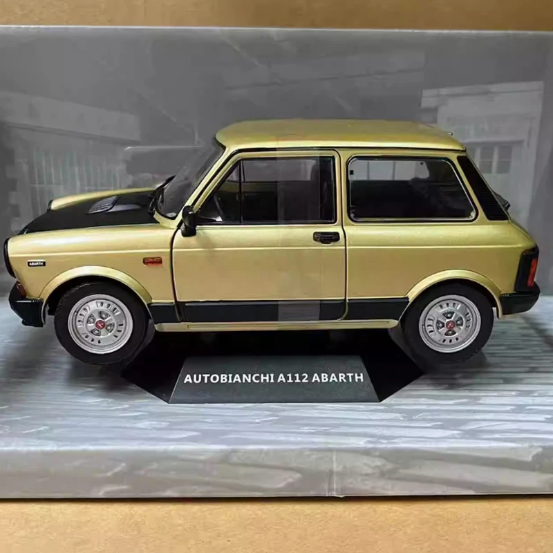 SOLIDO 1/18 AUTOBIANCHI A112 Diecast Model Car 2 SOLIDO 1/18 AUTOBIANCHI A112 Diecast Model Car - Image 2