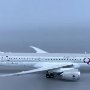 Qatar Airways Boeing 787-9 Diecast Model 1:400 11 S9c3f18ded9294dc4a86821577ad2cc0ec