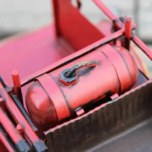 Redness Vintage Fire Truck Model Figurine 9 S9d8472c83642446e8157e06c540b8949G