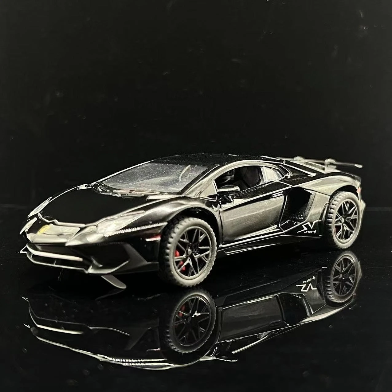 Lamborghini LP750 LP770 1:32 Diecast Model Car 4 Lamborghini LP750 LP770 1:32 Diecast Model Car - Image 4