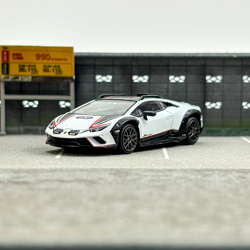 1/64 Scale Lamborghini Huracan Sterrato Model 2 1/64 Scale Lamborghini Huracan Sterrato Model - Image 2