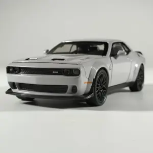 Dodge Challenger Hellcat 1:32 Scale Diecast Model 14 S9e0b950db5c246b096614cfbca37fdf7Q