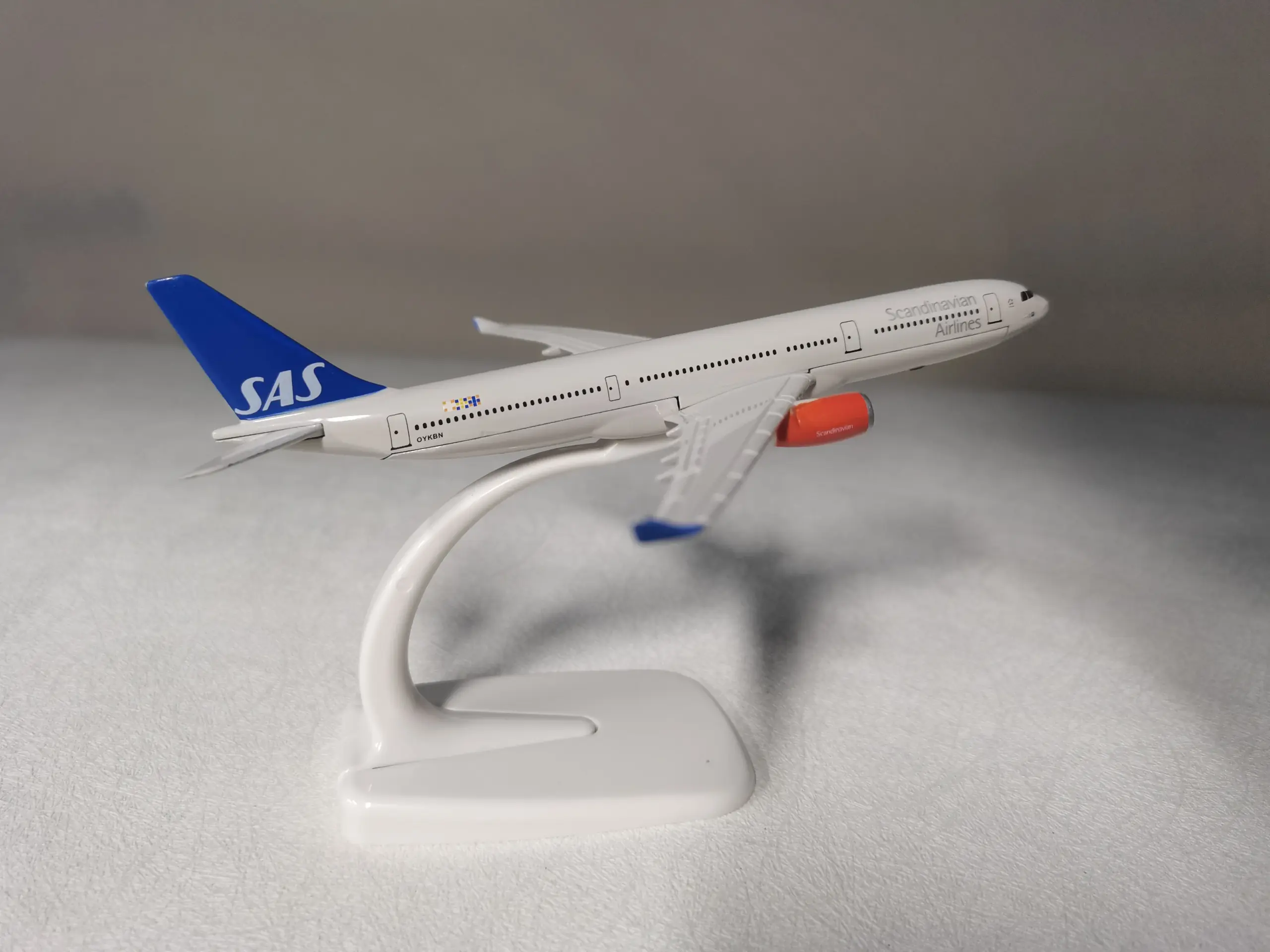 Airbus A330 Die-Cast Model Aircraft 16cm 3 Airbus A330 Die-Cast Model Aircraft 16cm - Image 3