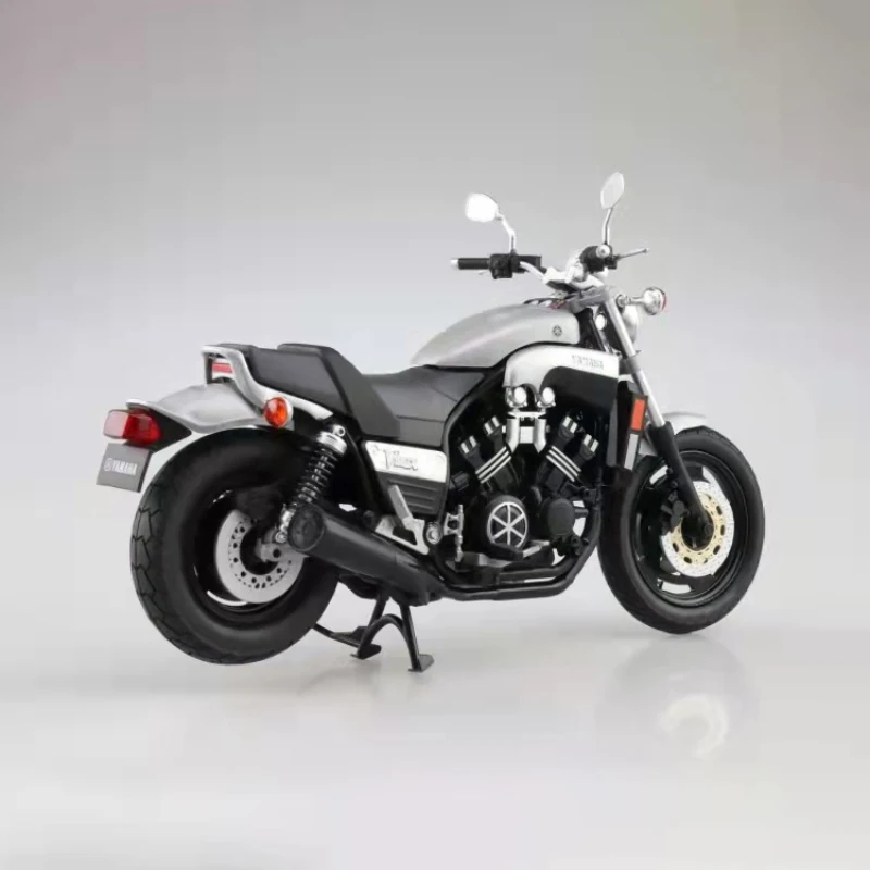 Yamaha Vmax 1/12 Scale Diecast Model Motorcycle 3 Yamaha Vmax 1/12 Scale Diecast Model Motorcycle - Image 3