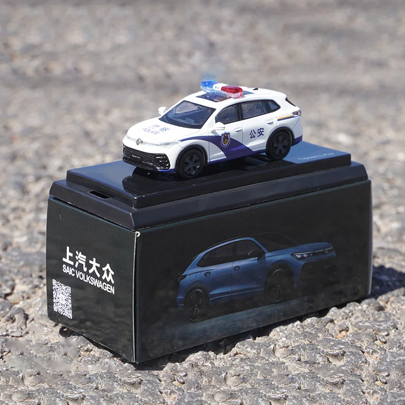 1:64 Scale White SUV Diecast Model Car 6 1:64 Scale White SUV Diecast Model Car - Image 6