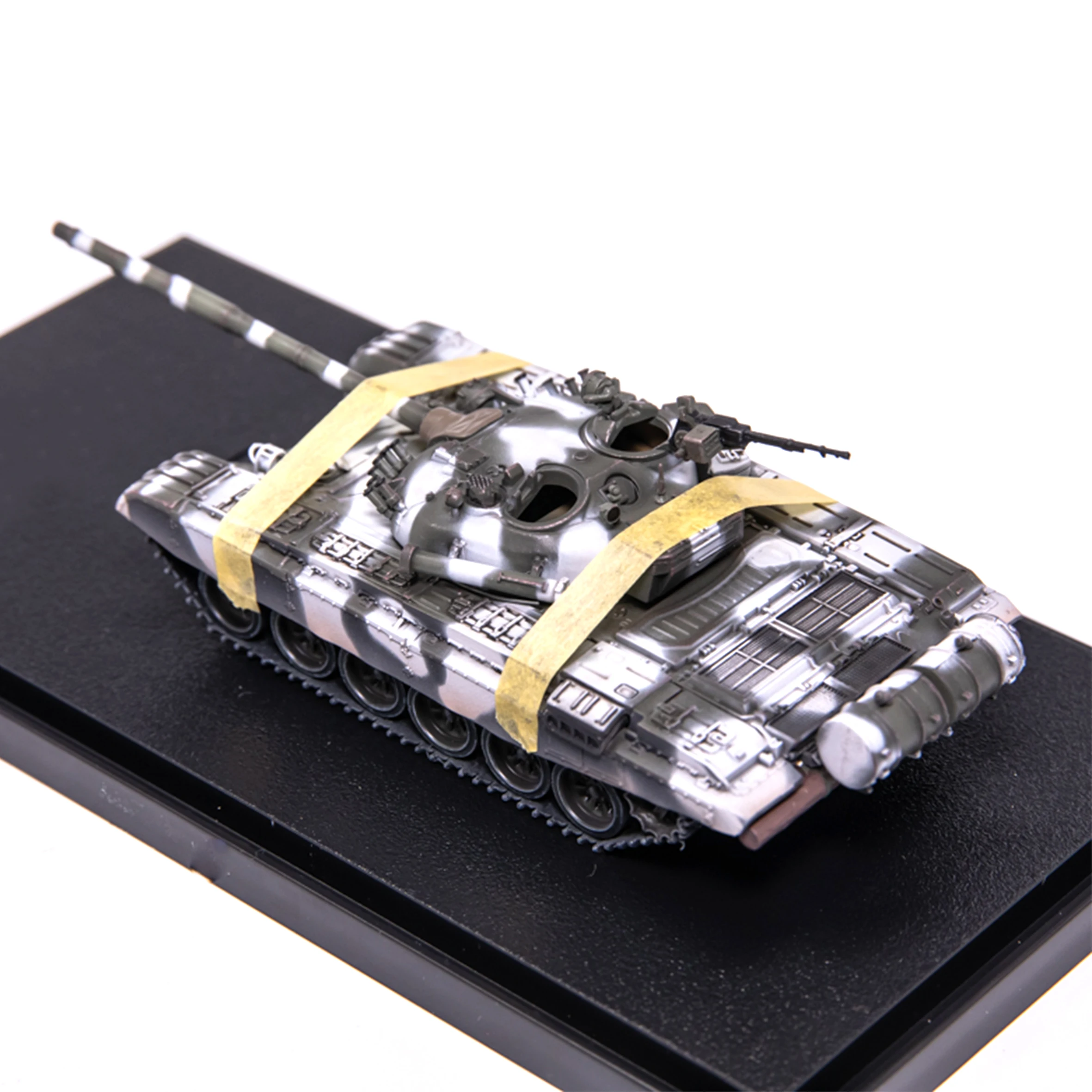 1:72 Scale Russian T-72A Tank Model 4 1:72 Scale Russian T-72A Tank Model - Image 4