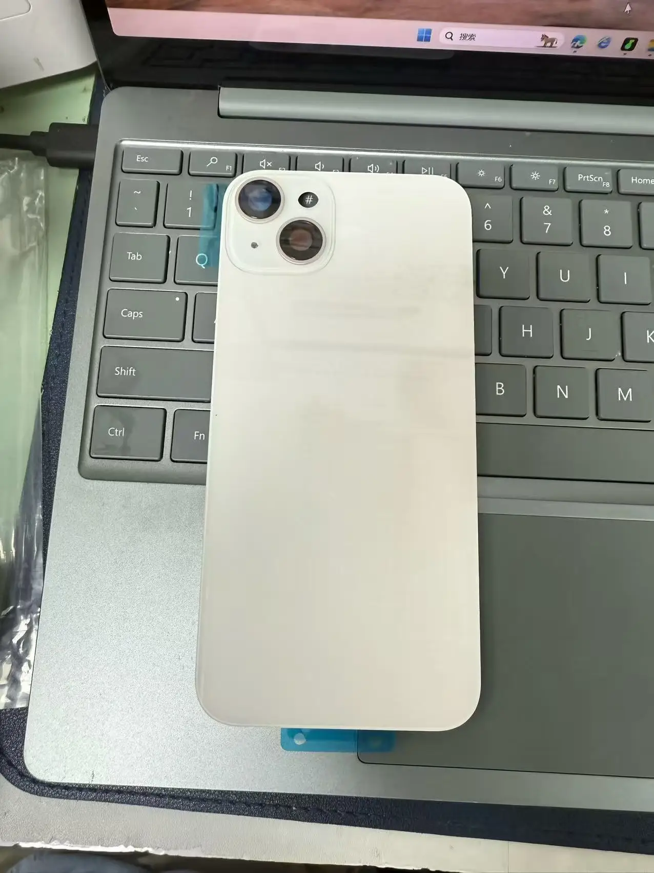 Premium Back Glass for iPhone 14 & 14 Plus 3 Premium Back Glass for iPhone 14 & 14 Plus - Image 3