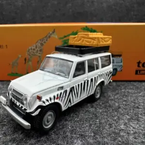 Toyota Landcruiser 1:64 Diecast Model with Accessories 9 Sa4536d3351ac4520b147c7d920dd7b3cb