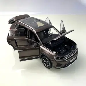 1:18 Scale Tharu 2019 SUV Diecast Model 9 Sa45c6f9ecd8c4647a519343ecfcecb9cC