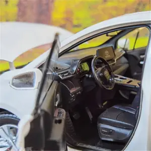 1:18 Scale Diecast Sienna MPV Model 17 Sa4a599b43af140a8a0659354557293ea3