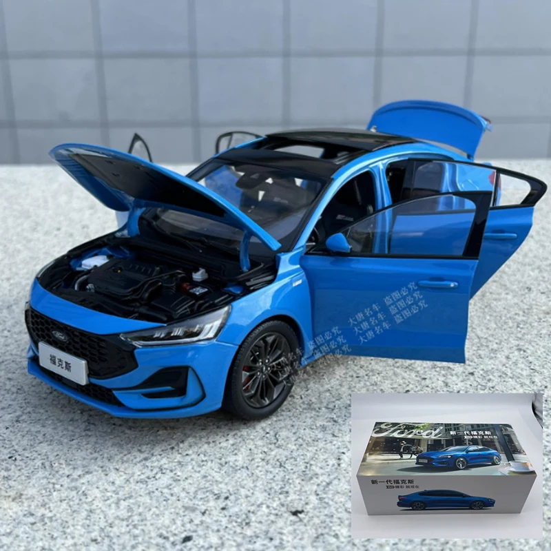 Large 1:18 Diecast Alloy Car Model Blue 8 Large 1:18 Diecast Alloy Car Model Blue - Image 8