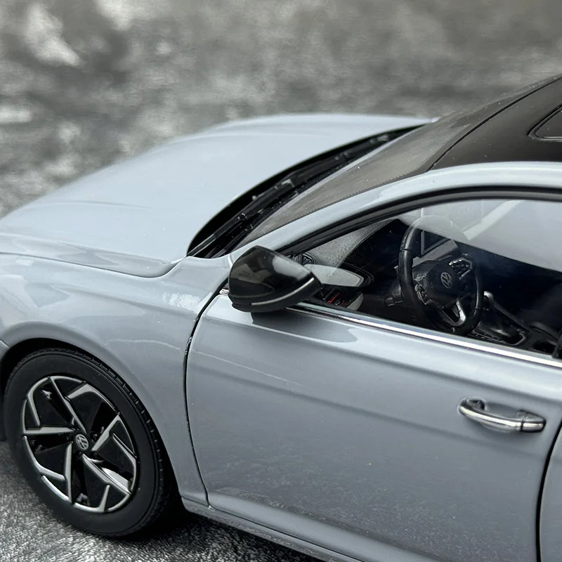 1:18 2023 VW Lavida Plus Diecast Model 3 1:18 2023 VW Lavida Plus Diecast Model - Image 3