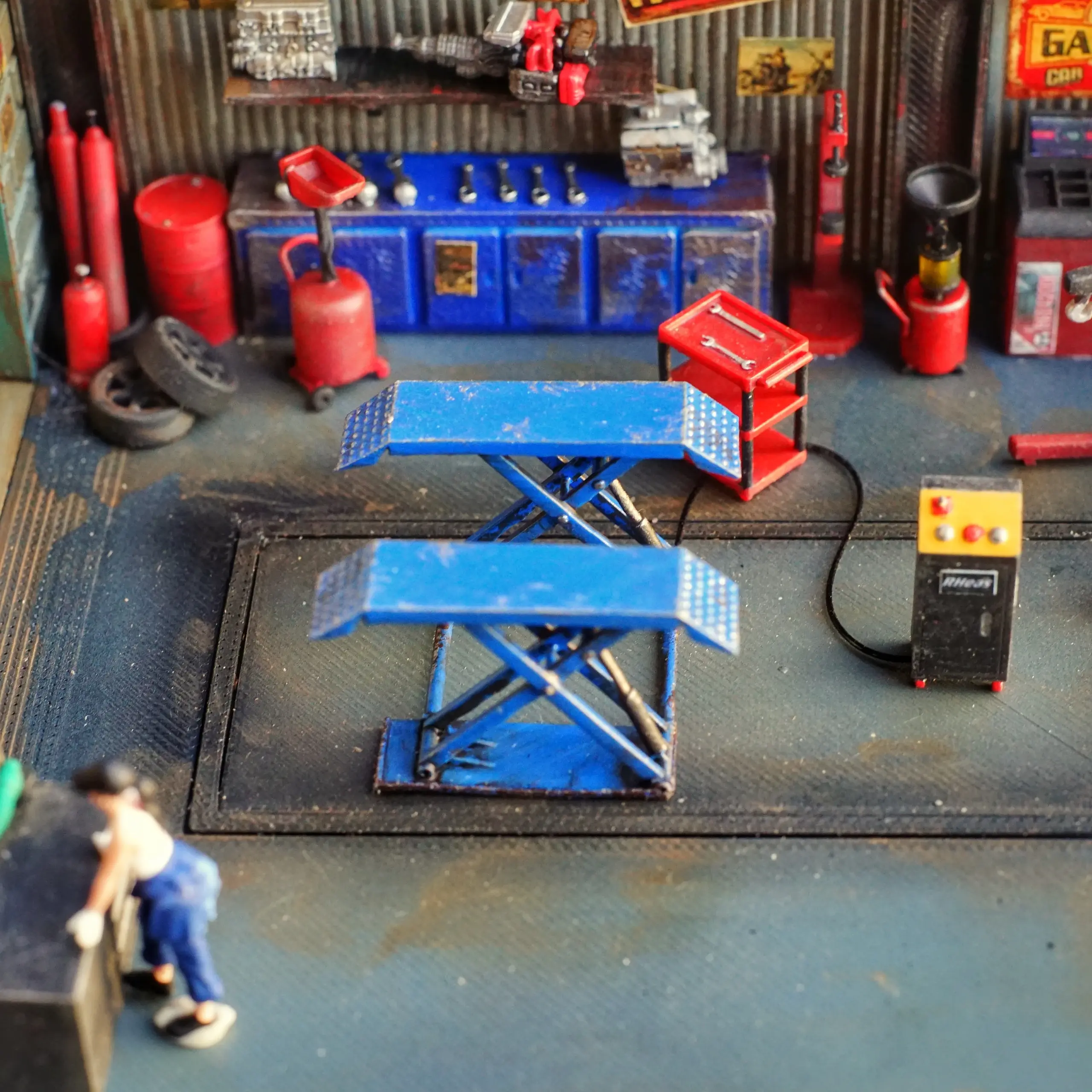 Diorama 1:64 Shear Lift Model Auto Garage 2 Diorama 1:64 Shear Lift Model Auto Garage - Image 2